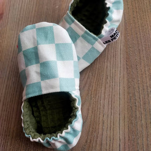CHAUSSONS BEBE VERSION ETE ET SEMELLE EN ALCANTARA ( CUIR ARTIFICIEL)