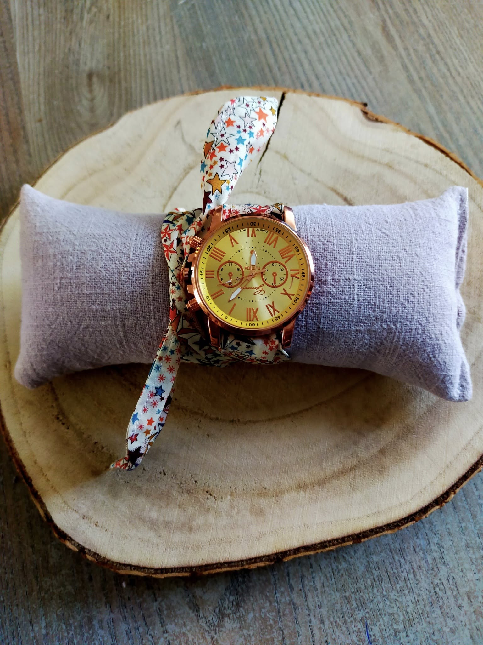 MONTRE BRACELET EN TISSU A NOUER