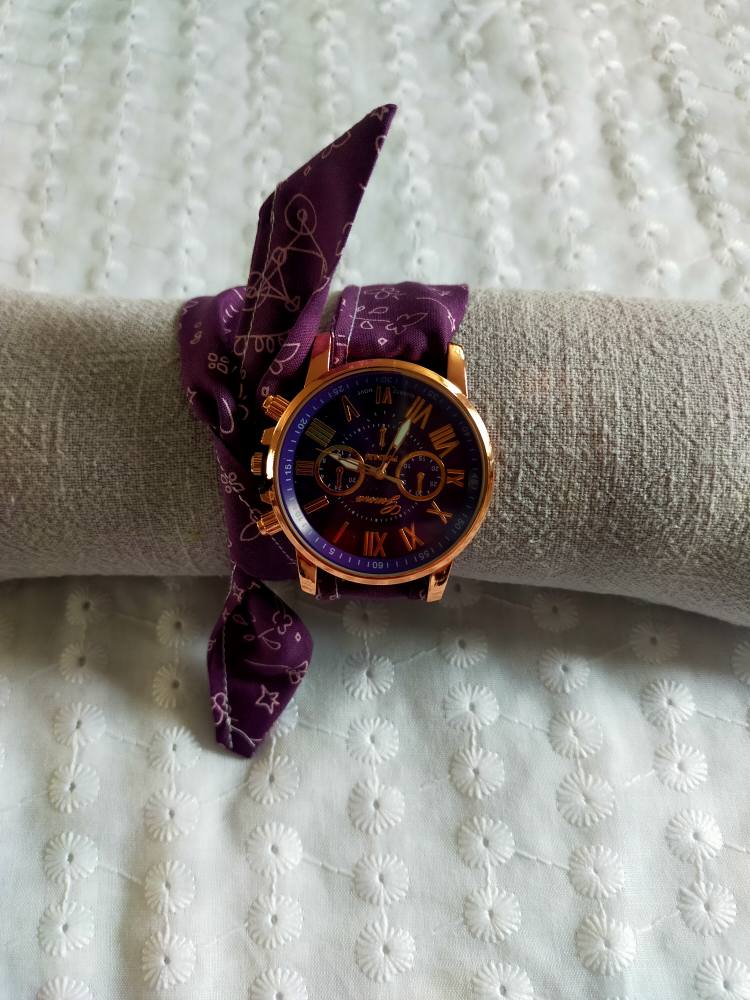 MONTRE BRACELET EN TISSU A NOUER