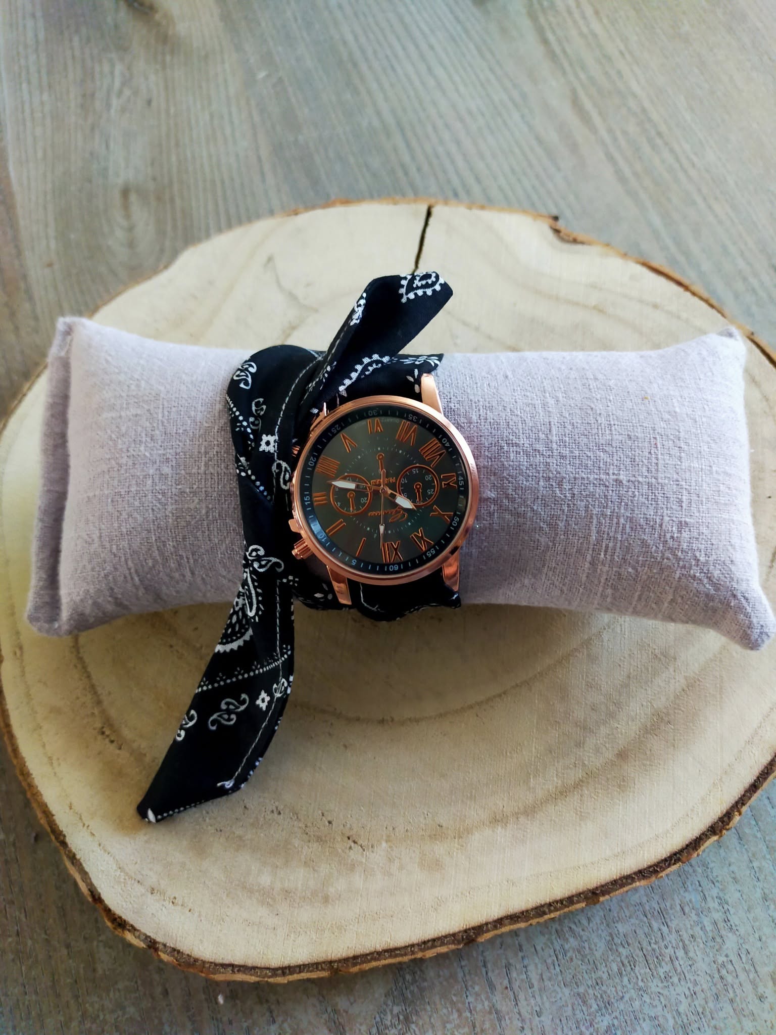 MONTRE BRACELET EN TISSU A NOUER