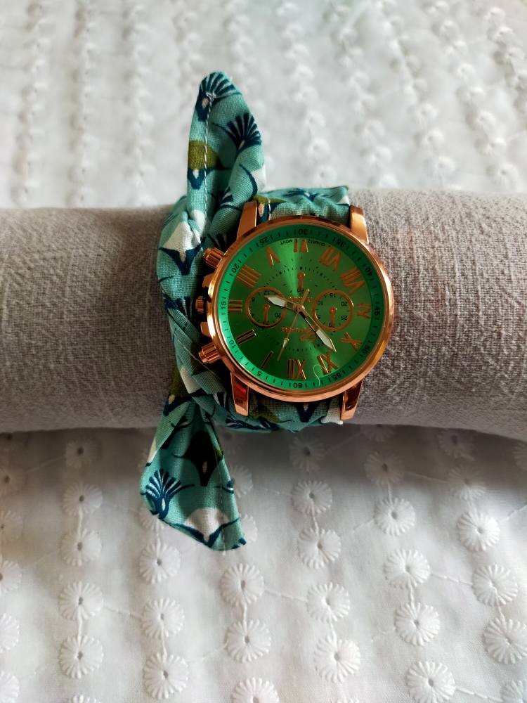 MONTRE BRACELET EN TISSU A NOUER