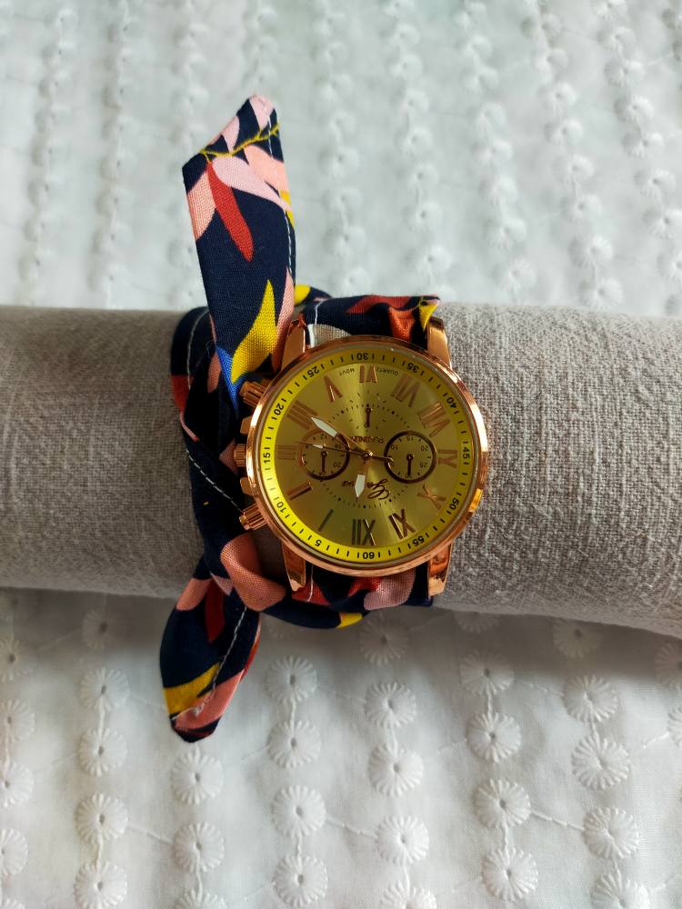 MONTRE BRACELET EN TISSU A NOUER