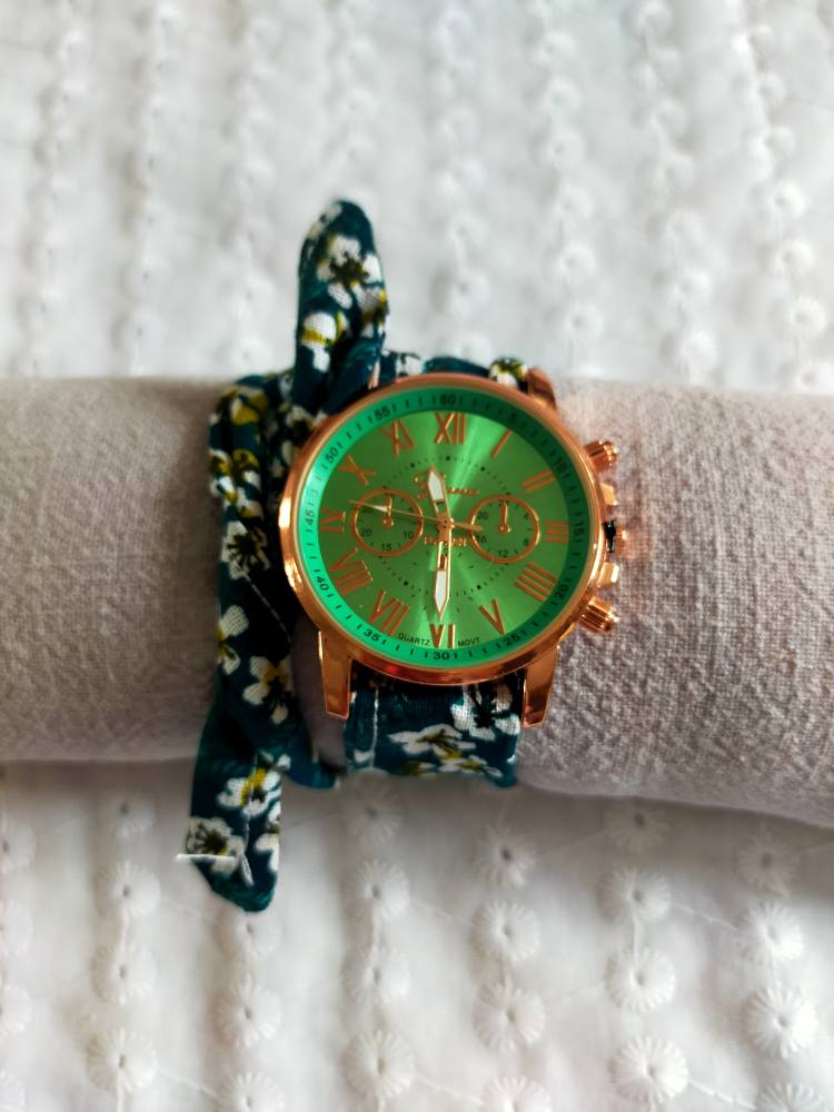 MONTRE BRACELET EN TISSU A NOUER