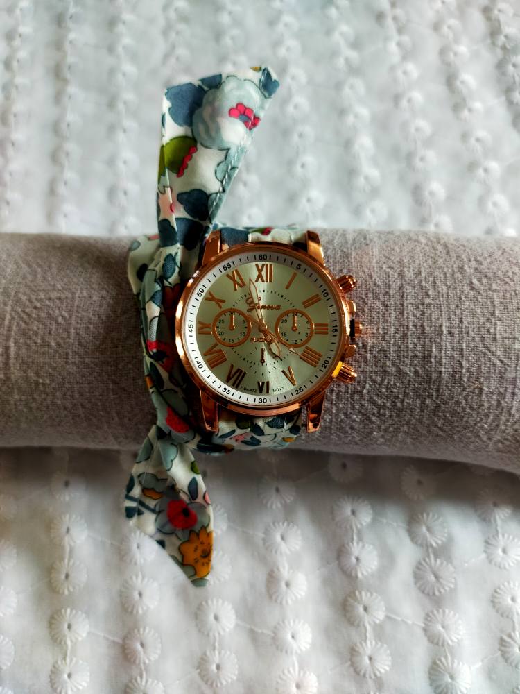 MONTRE BRACELET EN TISSU A NOUER