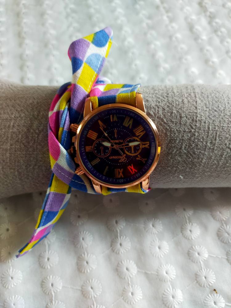 MONTRE BRACELET EN TISSU A NOUER