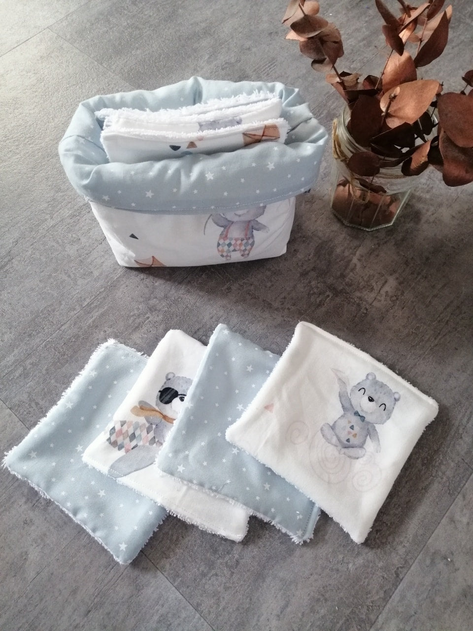 Corbeille et ses Lingettes lavable - Spécialiste accéssoires puériculture  linge de lit bébé doudous